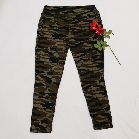 Super Soft Camo Leggings - Picture 4 of 7